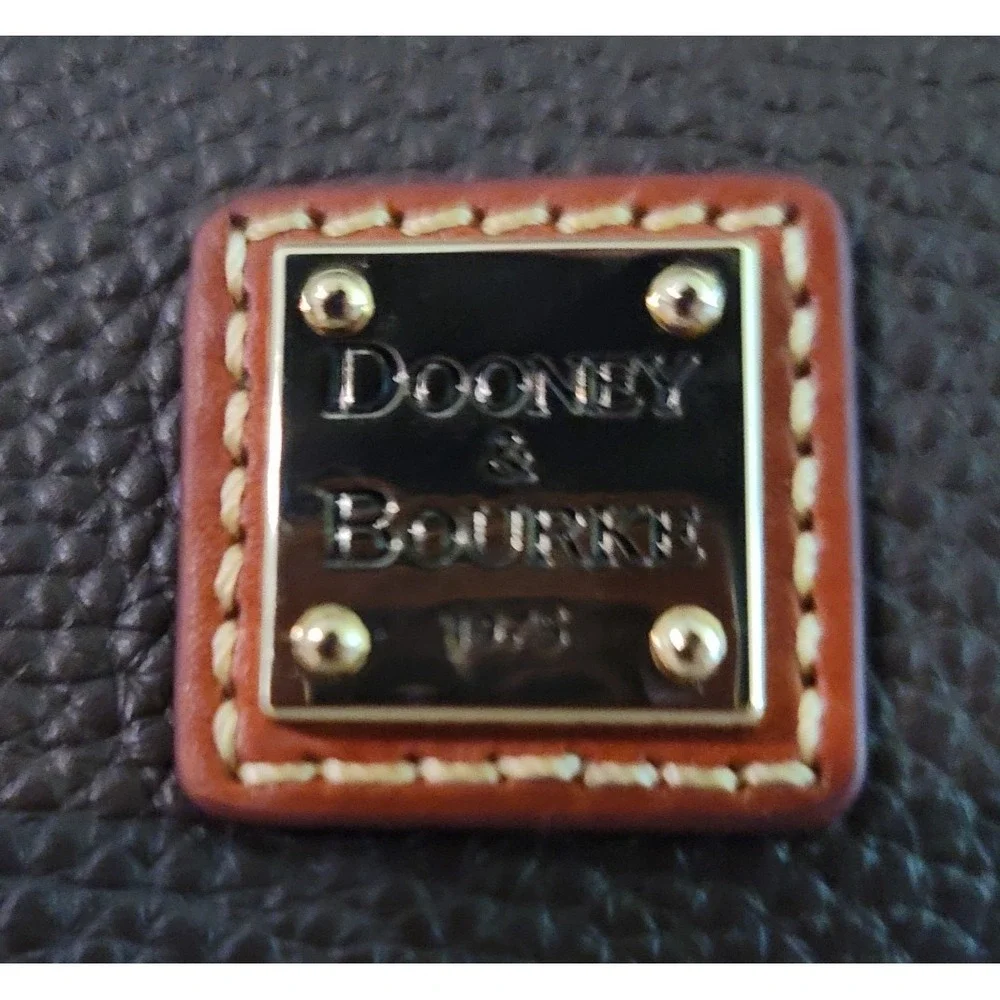 Dooney & Bourke Small Pebble Hobo - Black/brown key holder brwn leathr shoulder